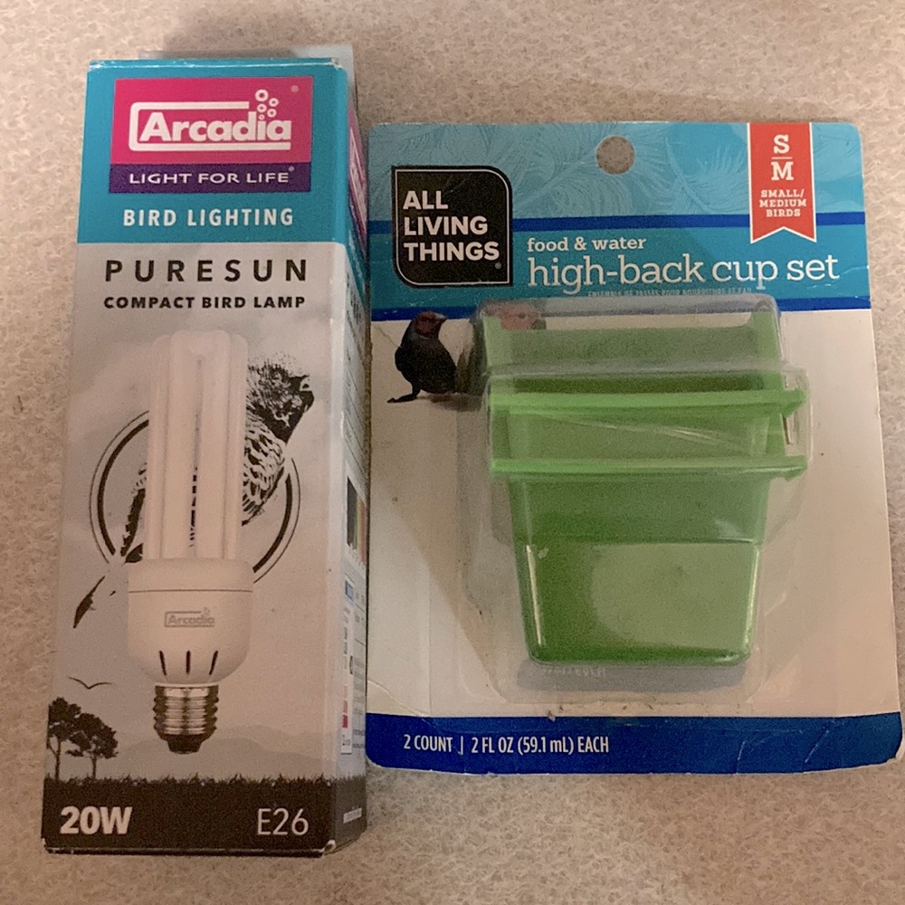 BNIB bird high back cup set and E26 20W UVA&UVB lamp for pet birds! Brand New!